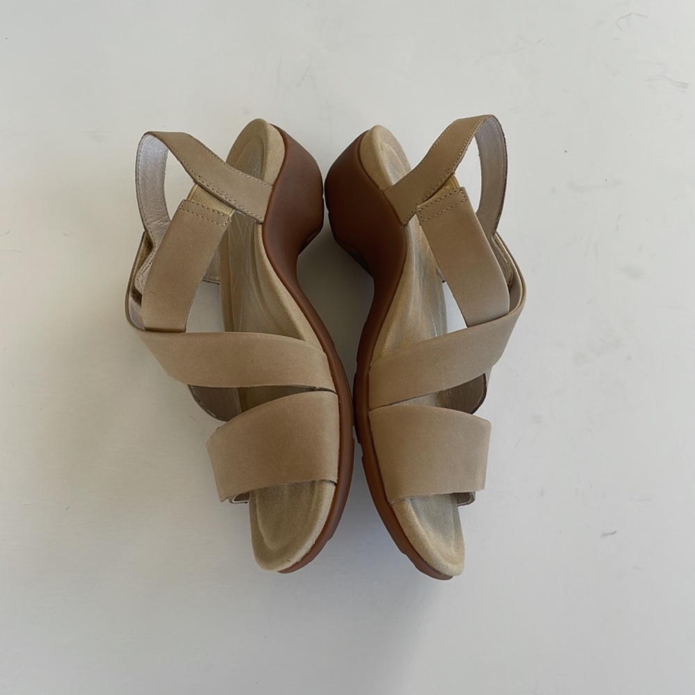 Like New Abeo Biosystem Nude Nubuck Size 7 US - Picture 9 of 12